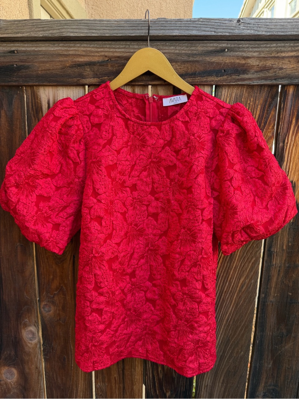 Avara Red Floral Jacquard Puff Sleeve Blouse Top Holiday Romantic Small